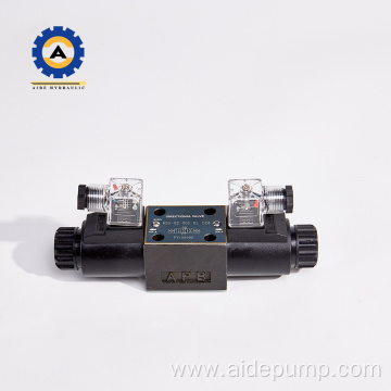 Hydraulic two-way reversing valve